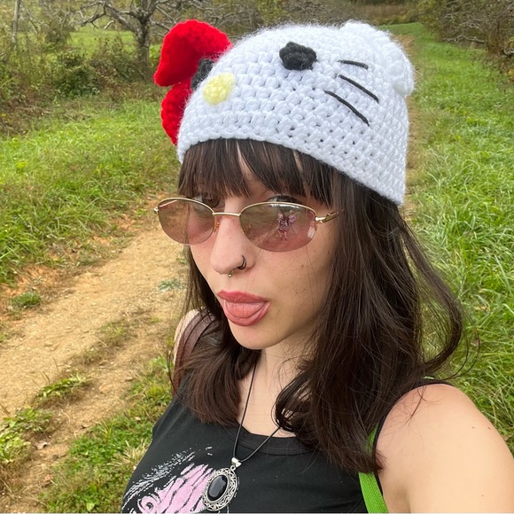 Meet your Posher, Taylor - Picture 3 of 4